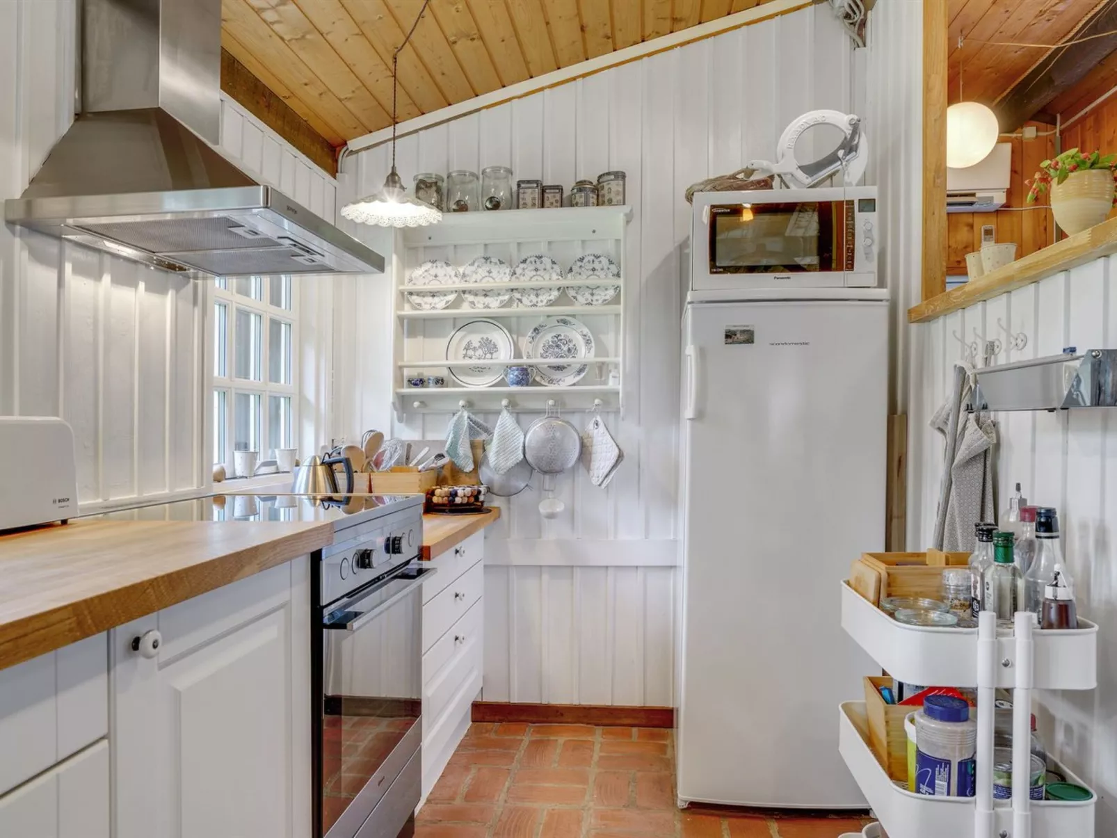 "Arnborg" - 2km from the sea-Binnen