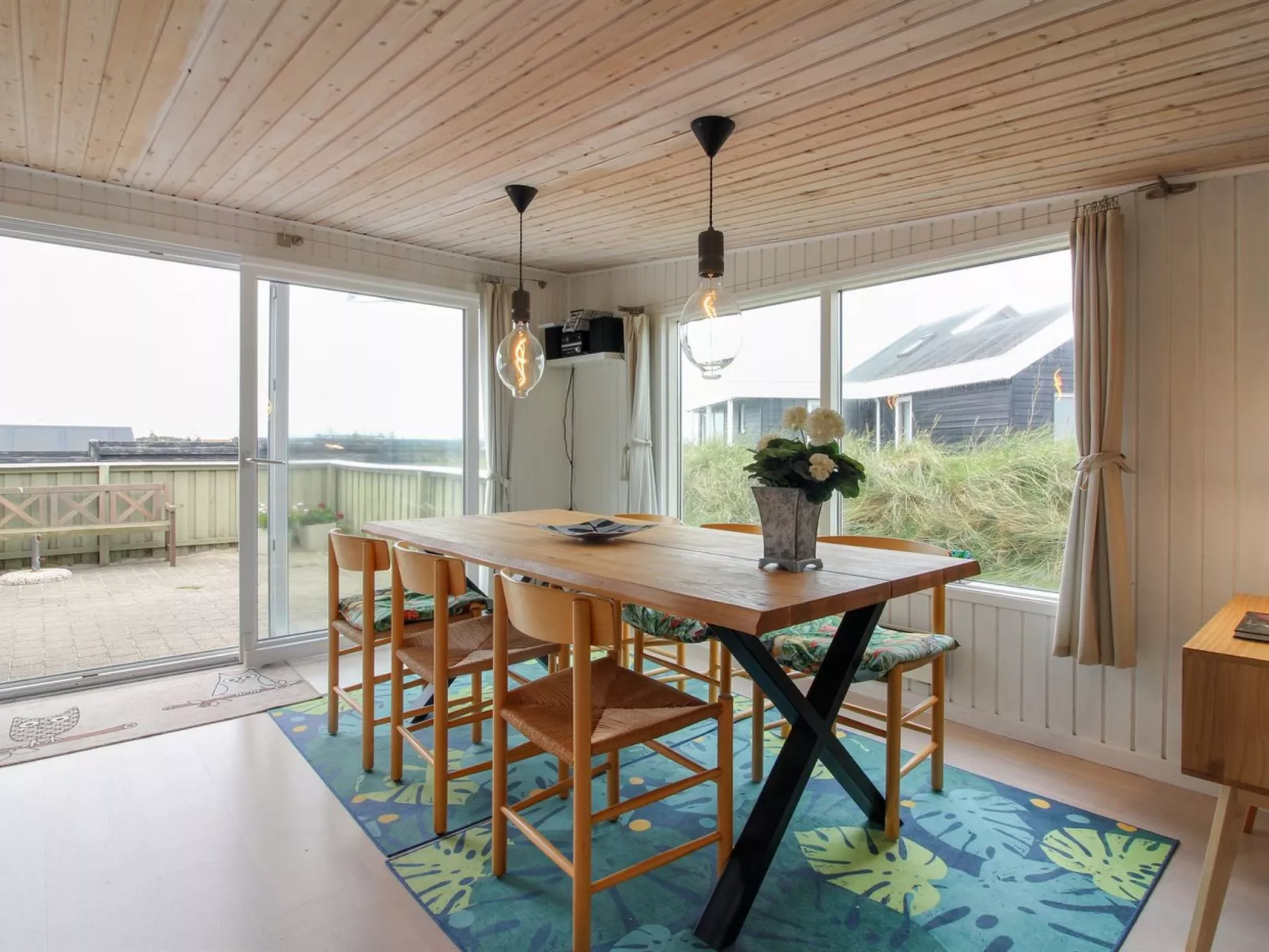 "Dyveke" - 220m from the sea-Binnen