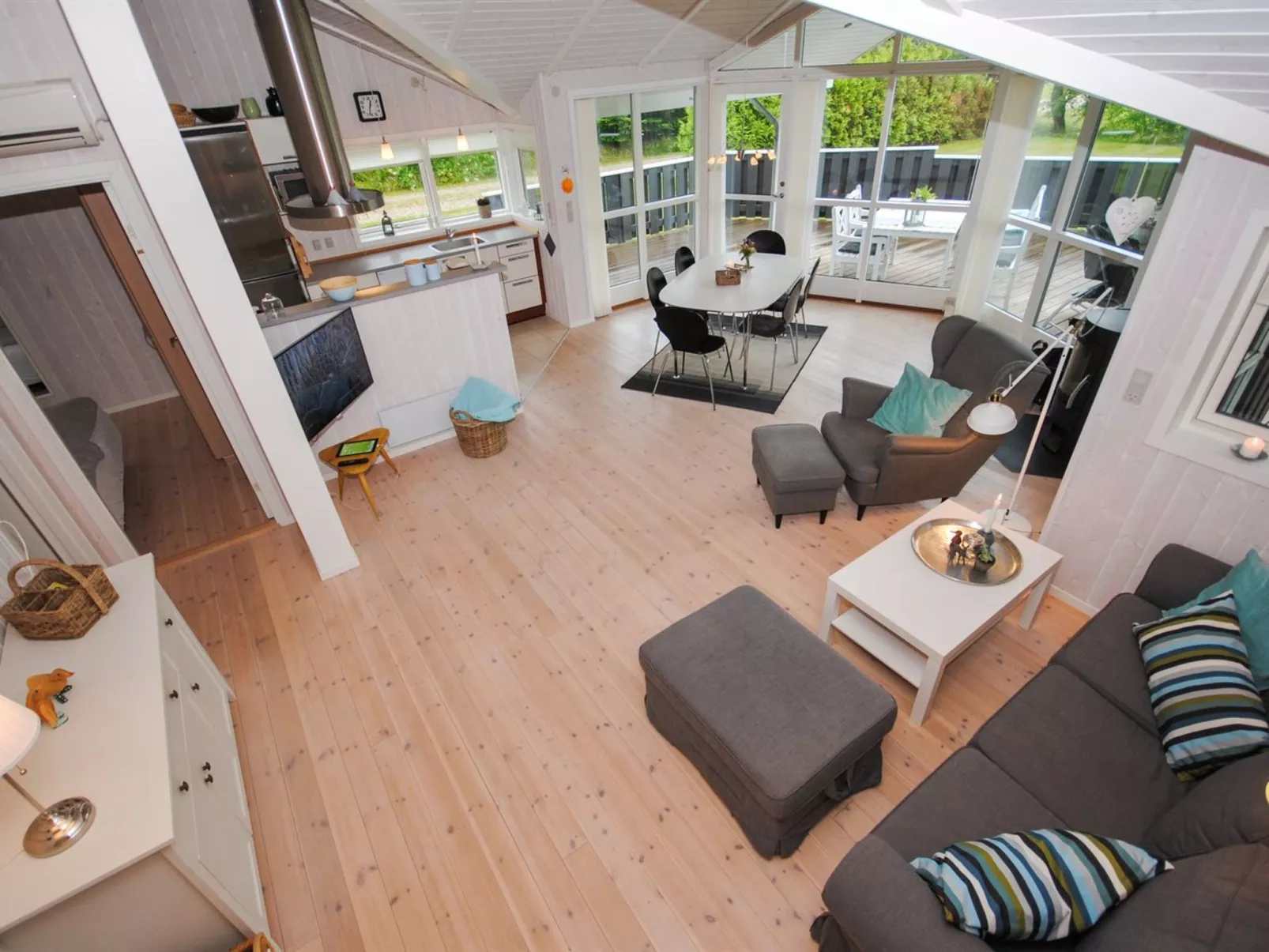 "Evelina" - 150m to the fjord-Binnen