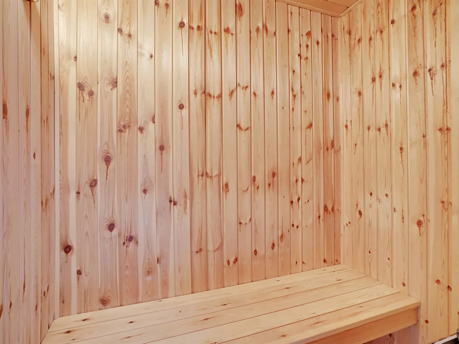 "Myrna" - 300m from the sea-Binnen