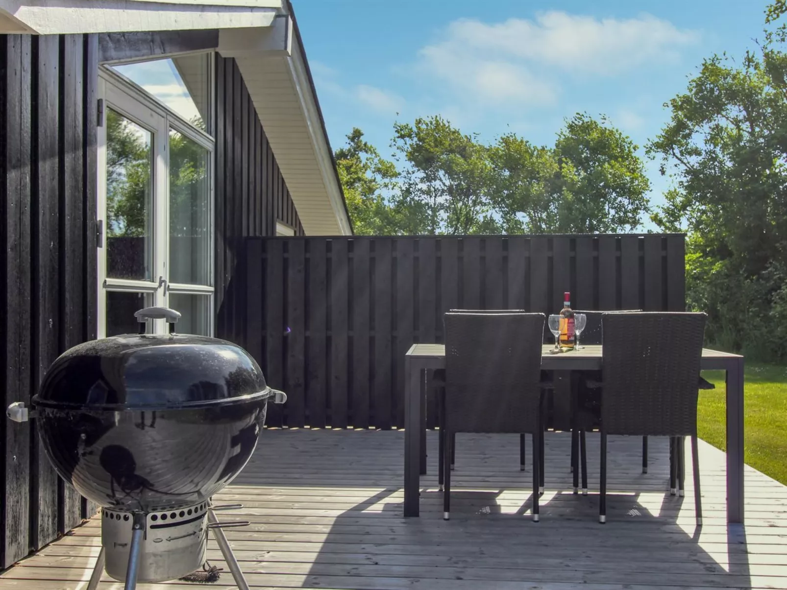 "Suna" - 1.3km from the sea-Buiten