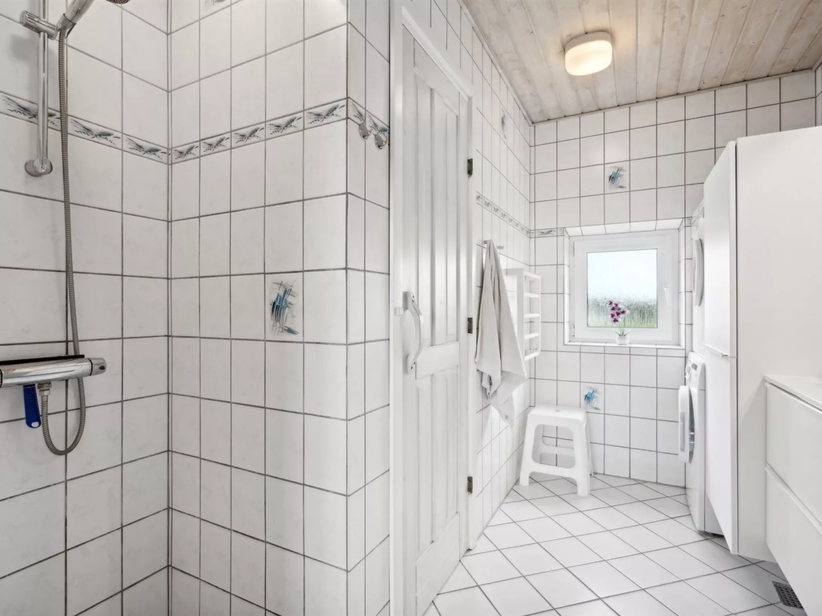 "Mari" - 400m from the sea-Binnen