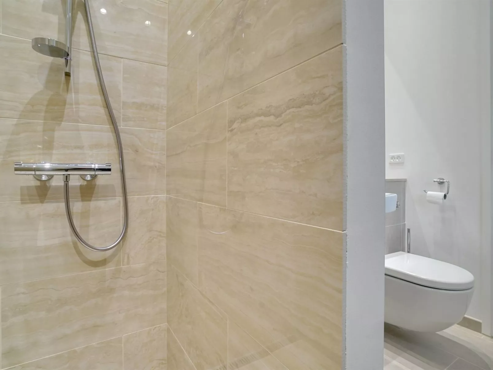 "Rikkie" - 150m to the fjord-Binnen