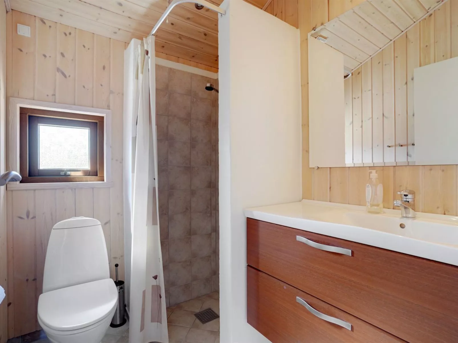 "Tjarko" - 150m from the sea-Binnen