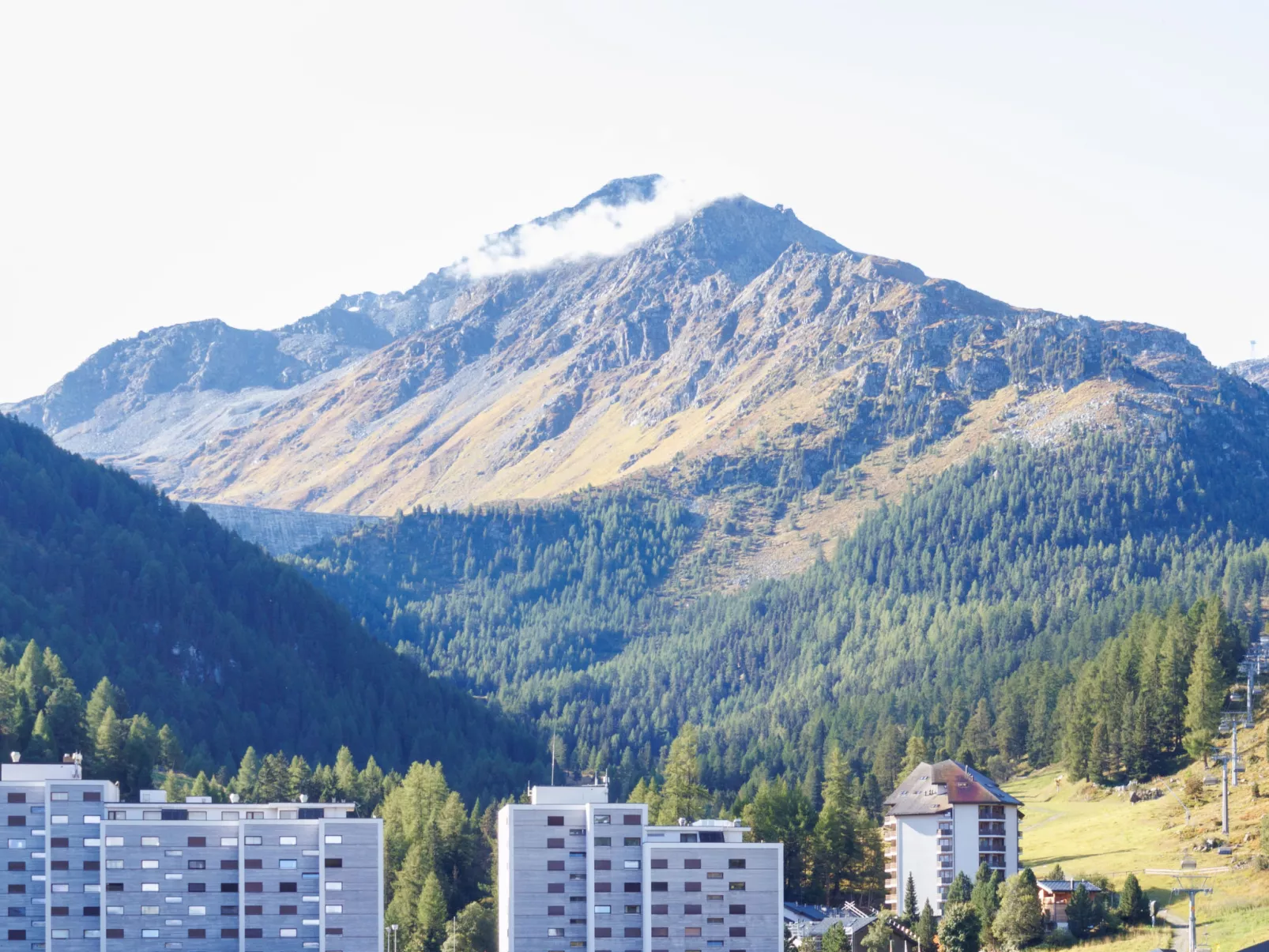 Dents Rousses B4-Buiten