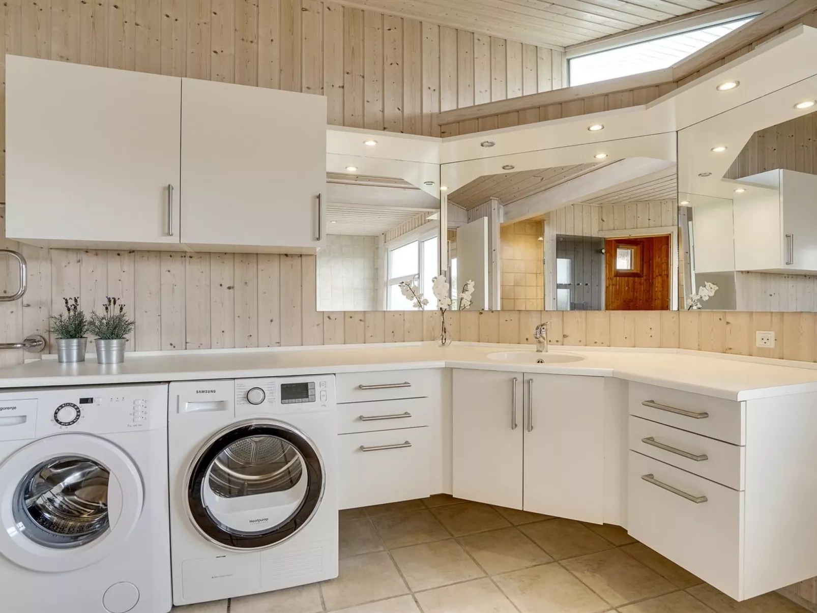 "Joella" - 200m from the sea-Binnen