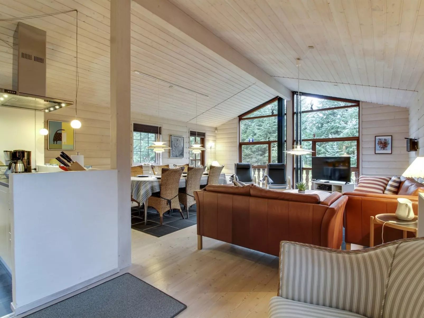 "Jo" - 1.2km from the sea-Binnen