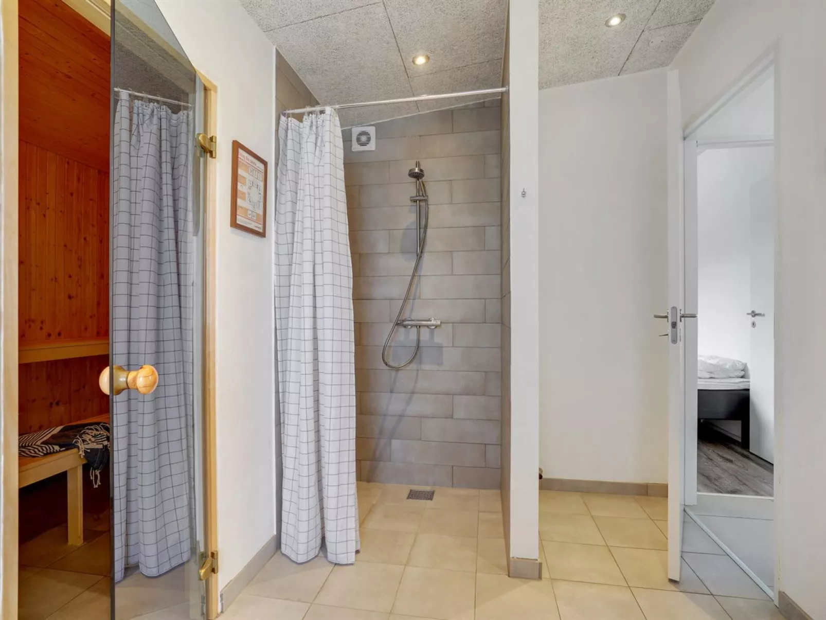 "Dietke" - 650m from the sea-Binnen