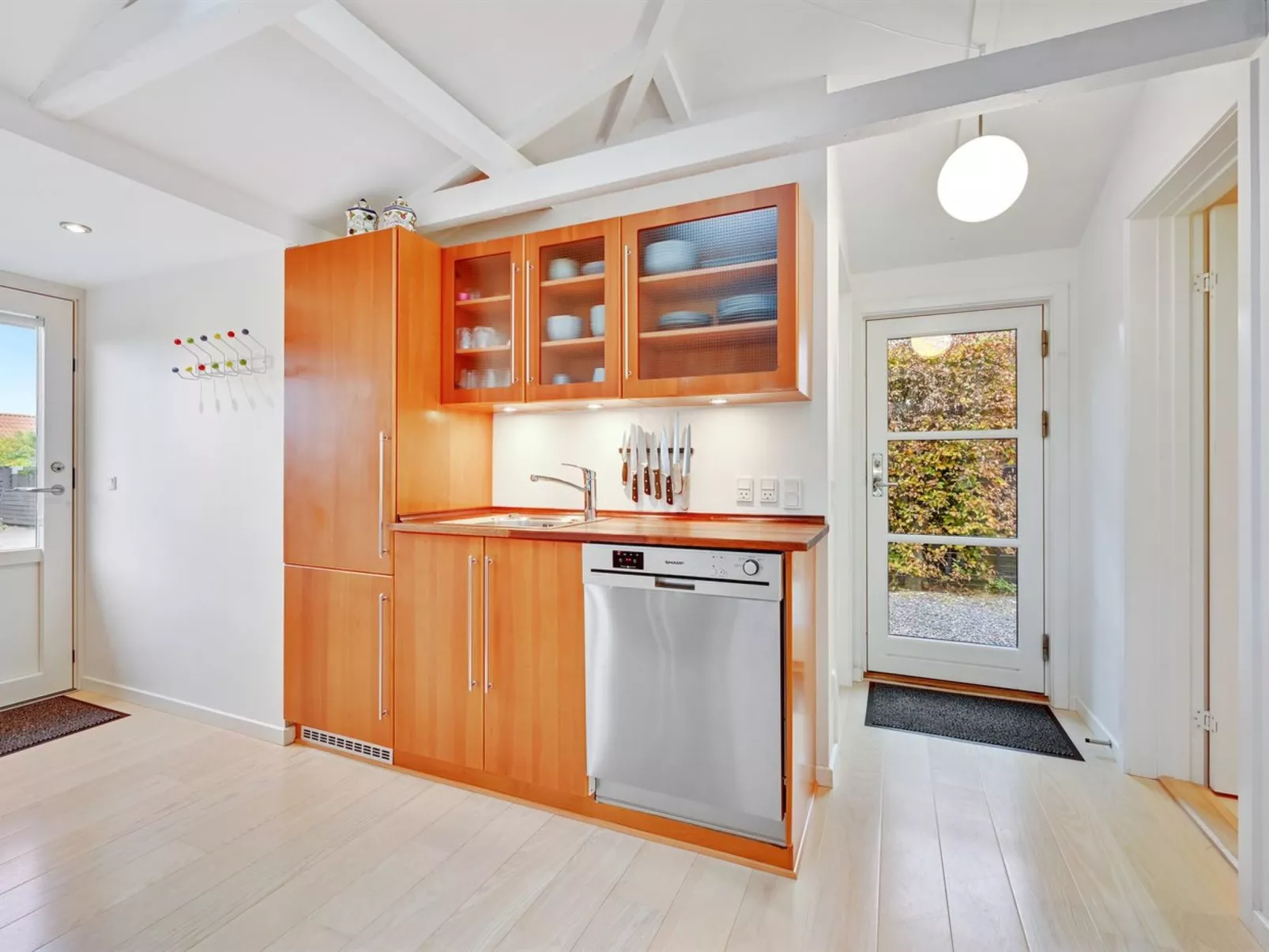 "Kamilla" - 200m from the sea-Binnen