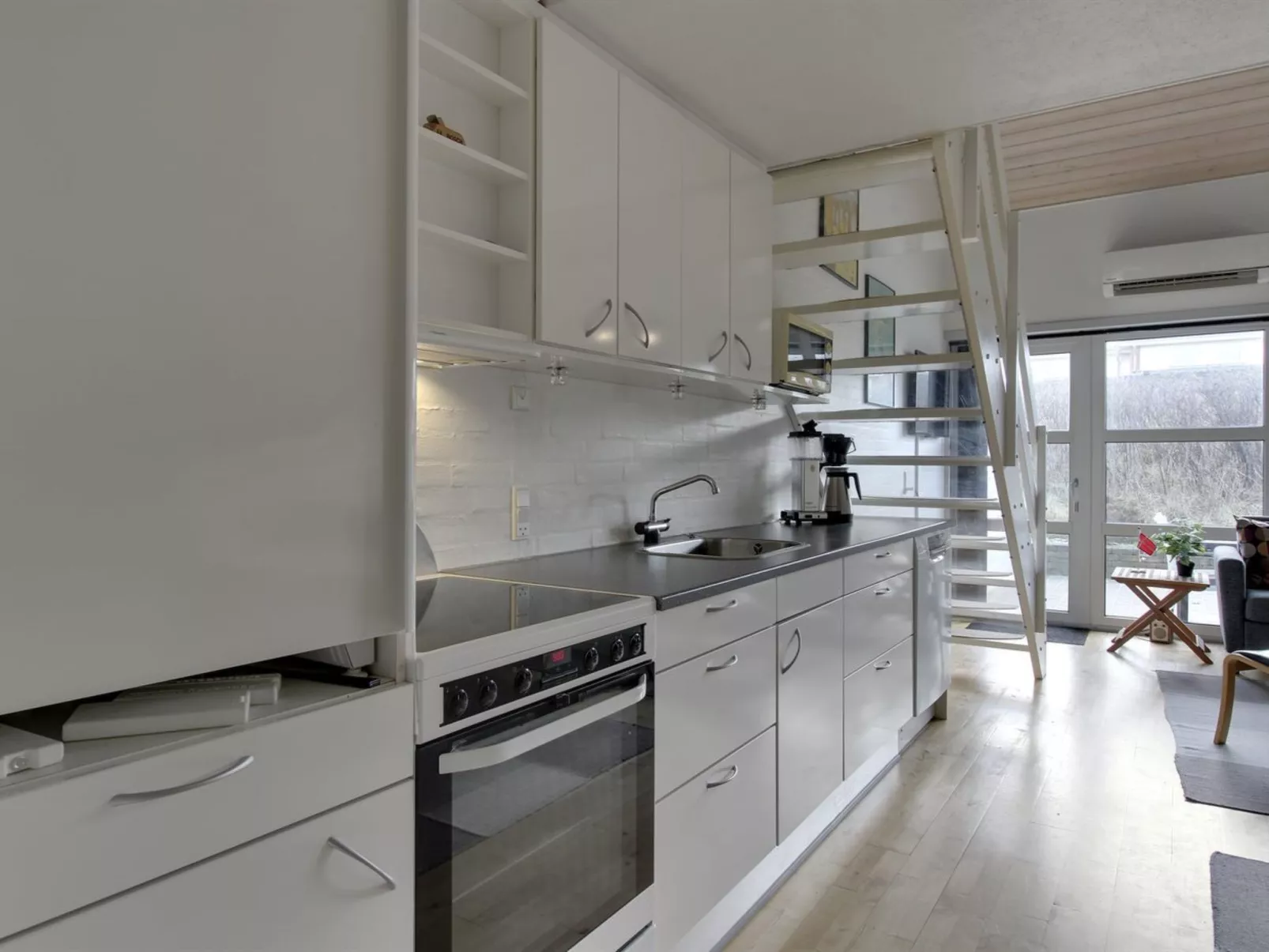 "Soufiane" - 100m from the sea-Binnen