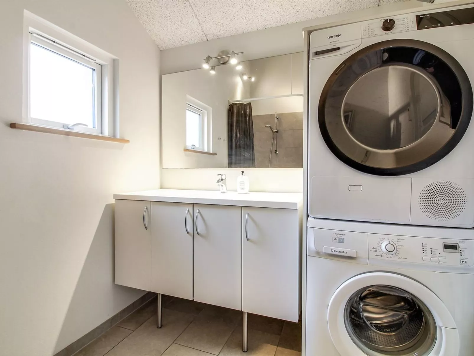 "Clea" - 200m from the sea-Binnen