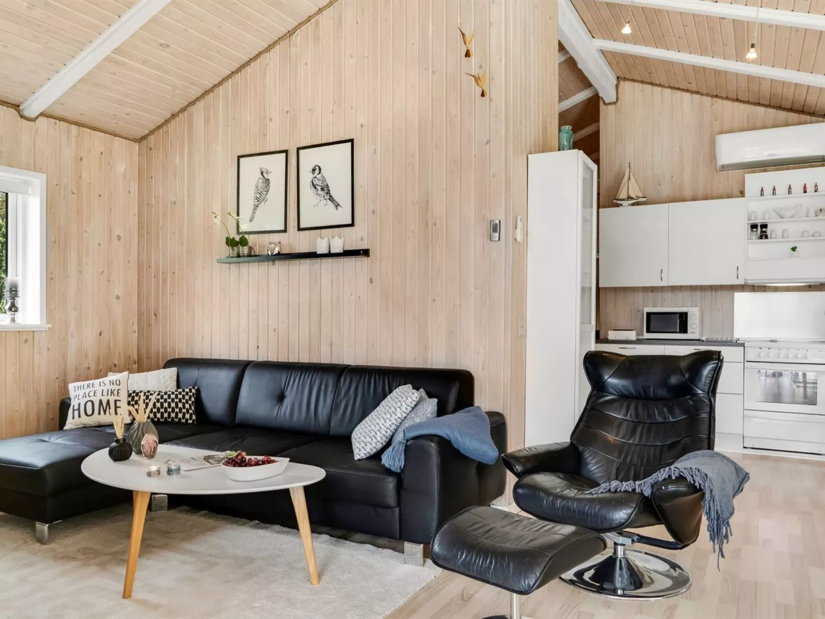 "Aja" - 900m from the sea-Binnen