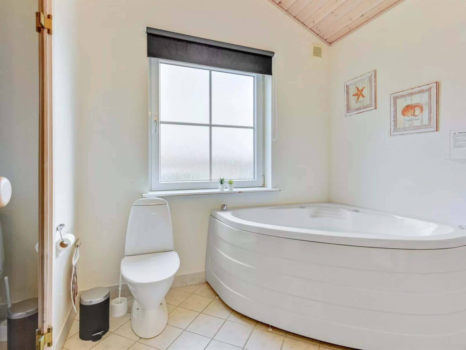 "Karina" - 150m to the fjord-Binnen