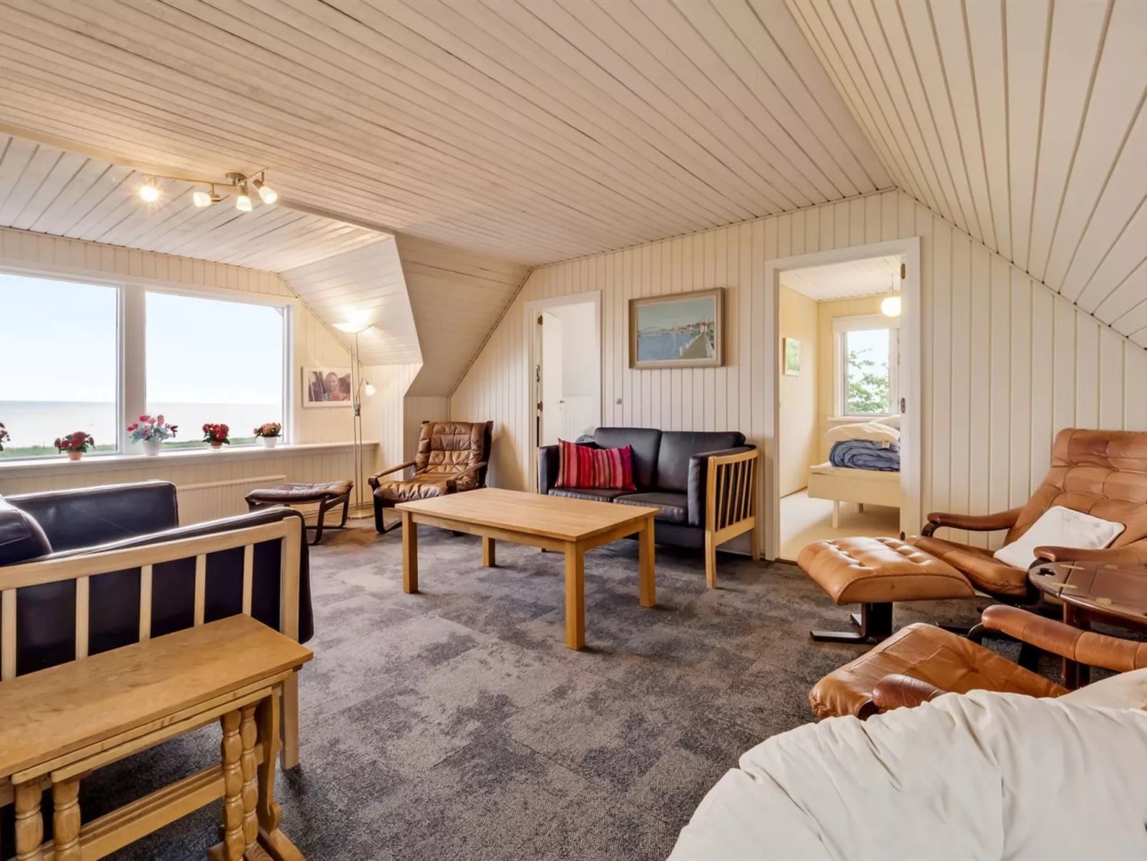 "Emmie" - 50m to the fjord-Binnen