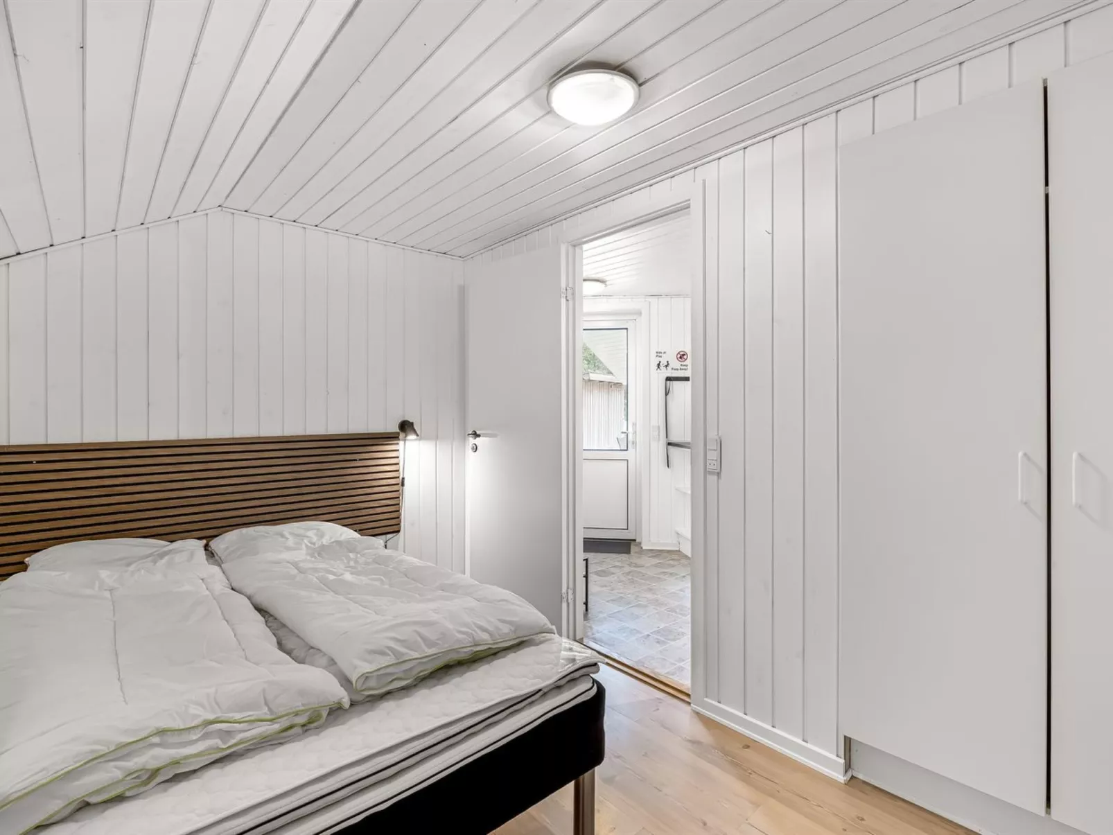 "Sylvi" - 1.7km from the sea-Binnen