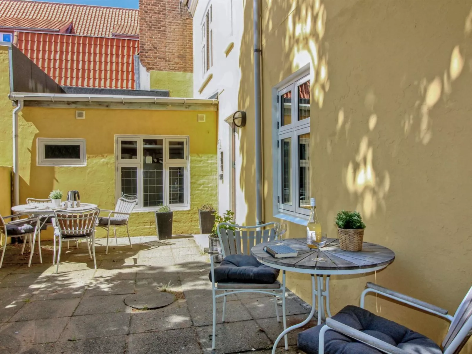 "Gyrth" - 250m from the sea-Binnen