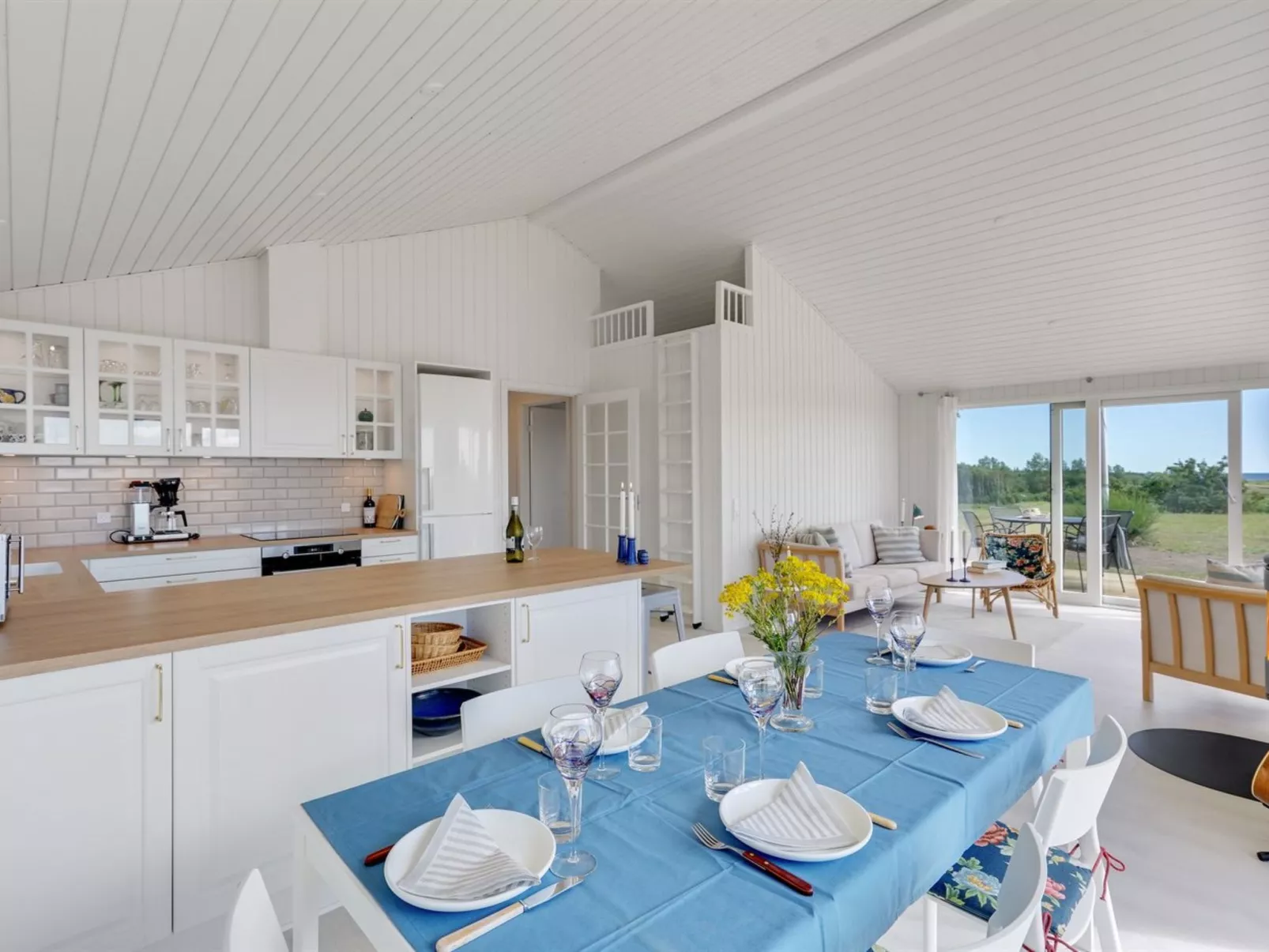 "Rickmer" - 200m from the sea-Binnen