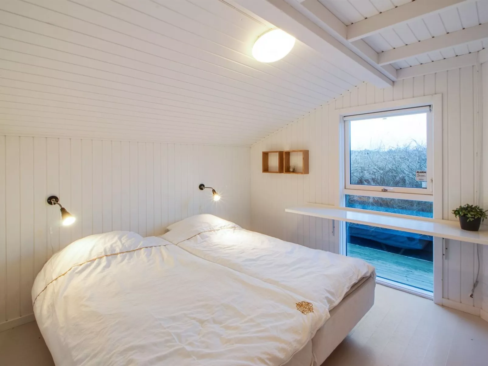 "Fenneke" - 50m from the sea-Binnen