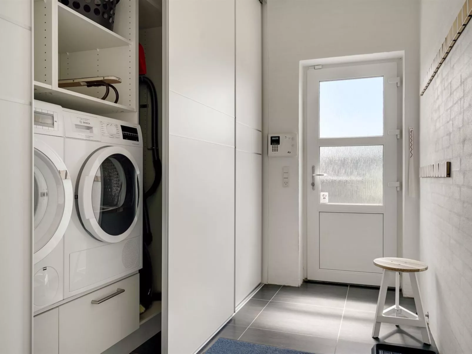 "Synthia" - 300m from the sea-Binnen