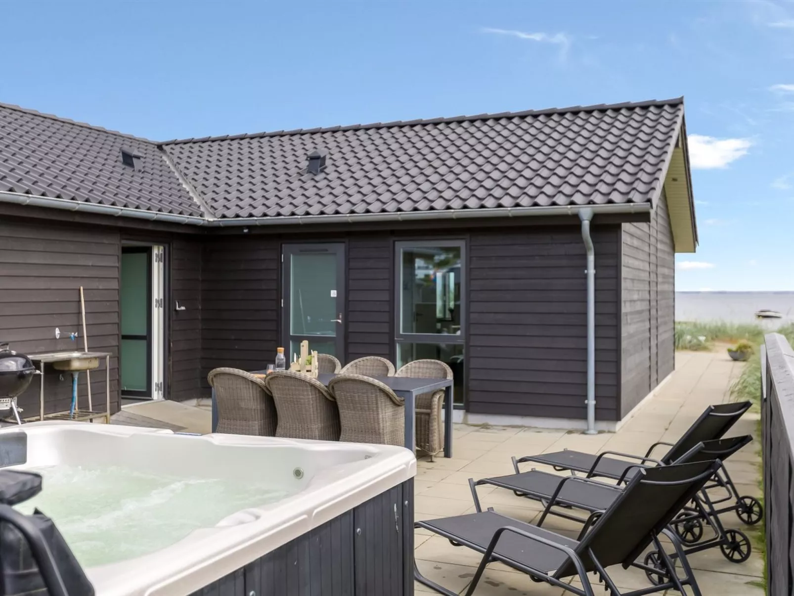 "Eino" - 30m from the sea-Buiten