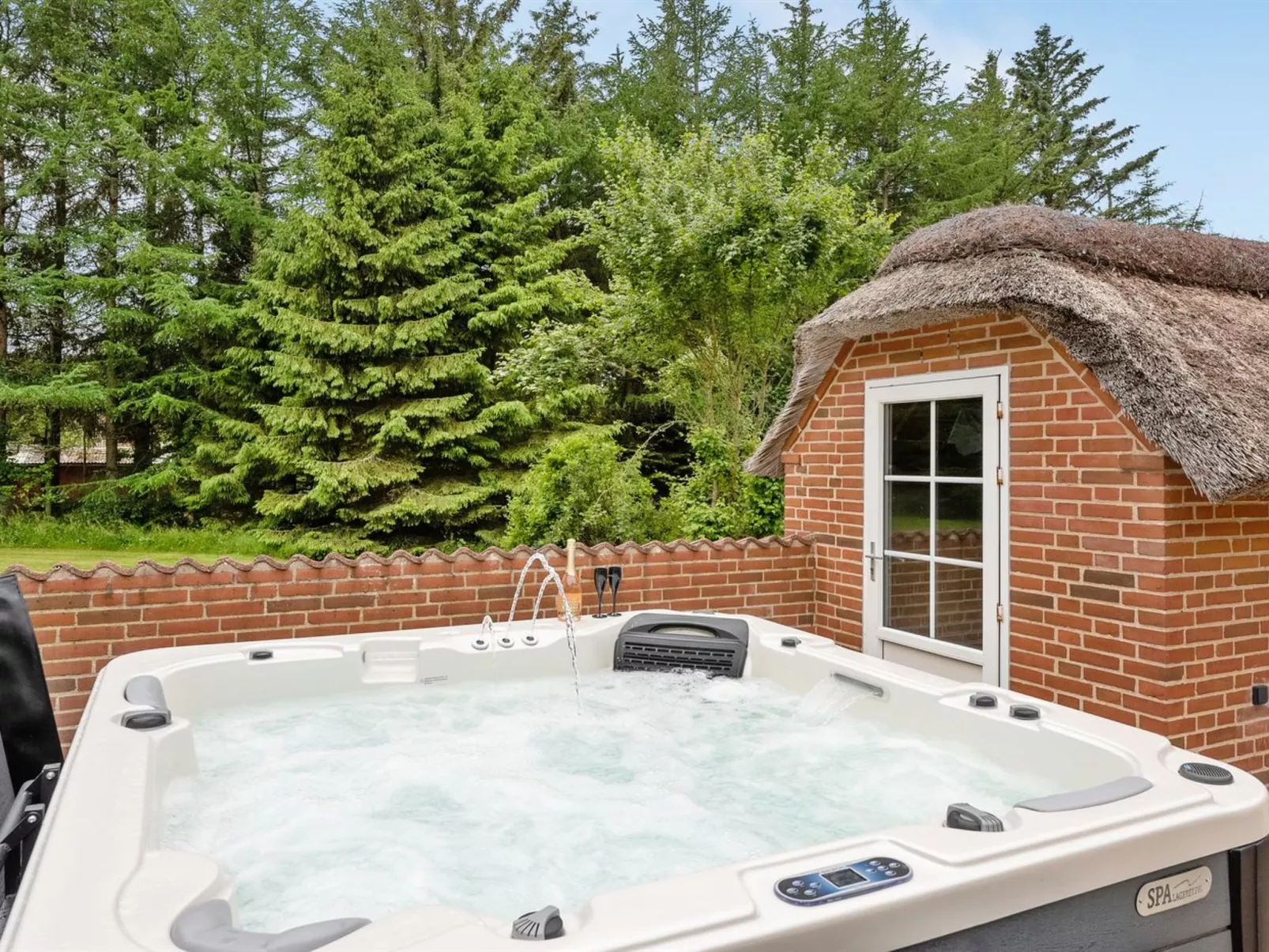 "Erla" - 2.3km from the sea-Buiten