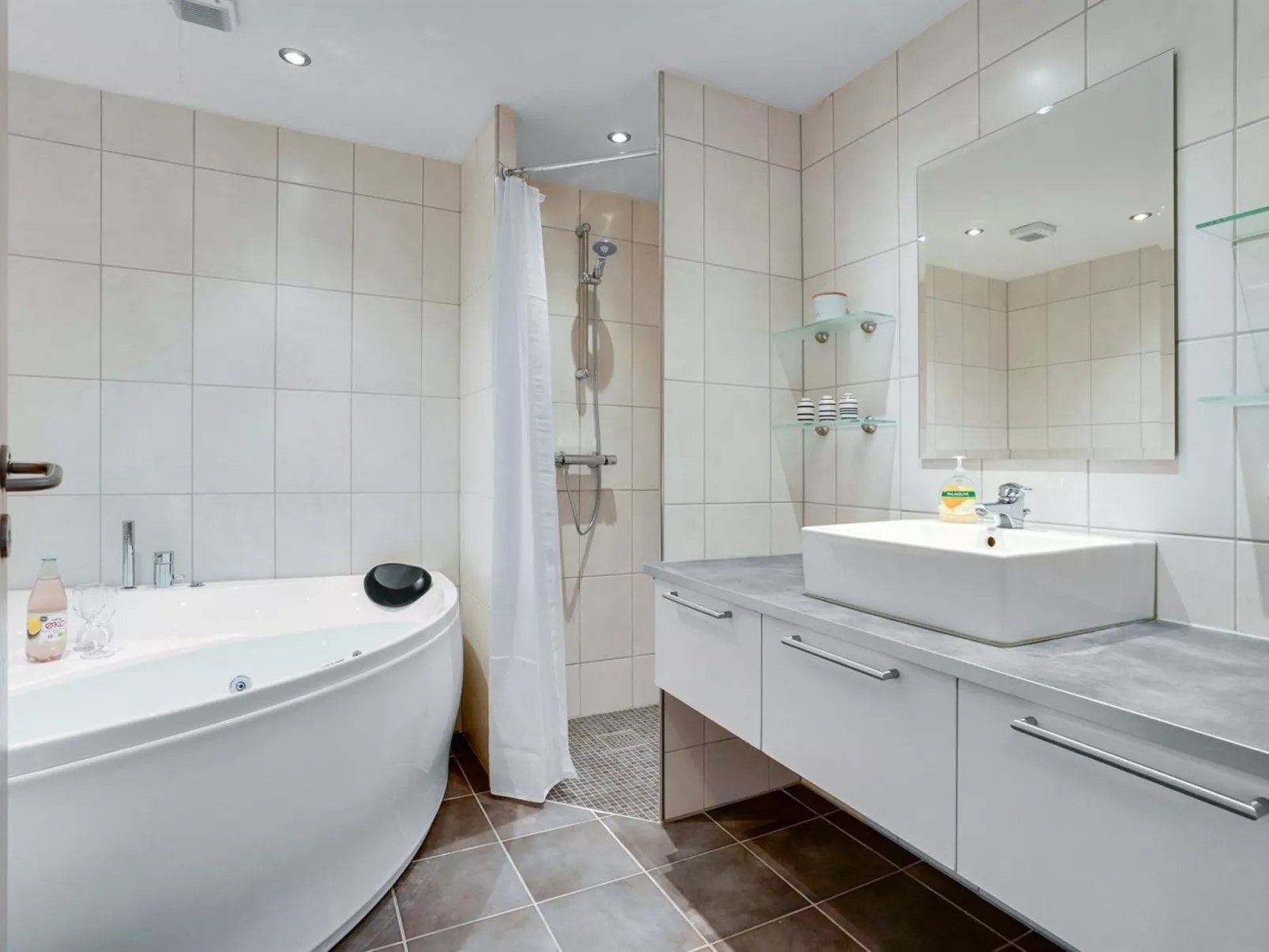 "Deljan" - 3.5km from the sea-Binnen