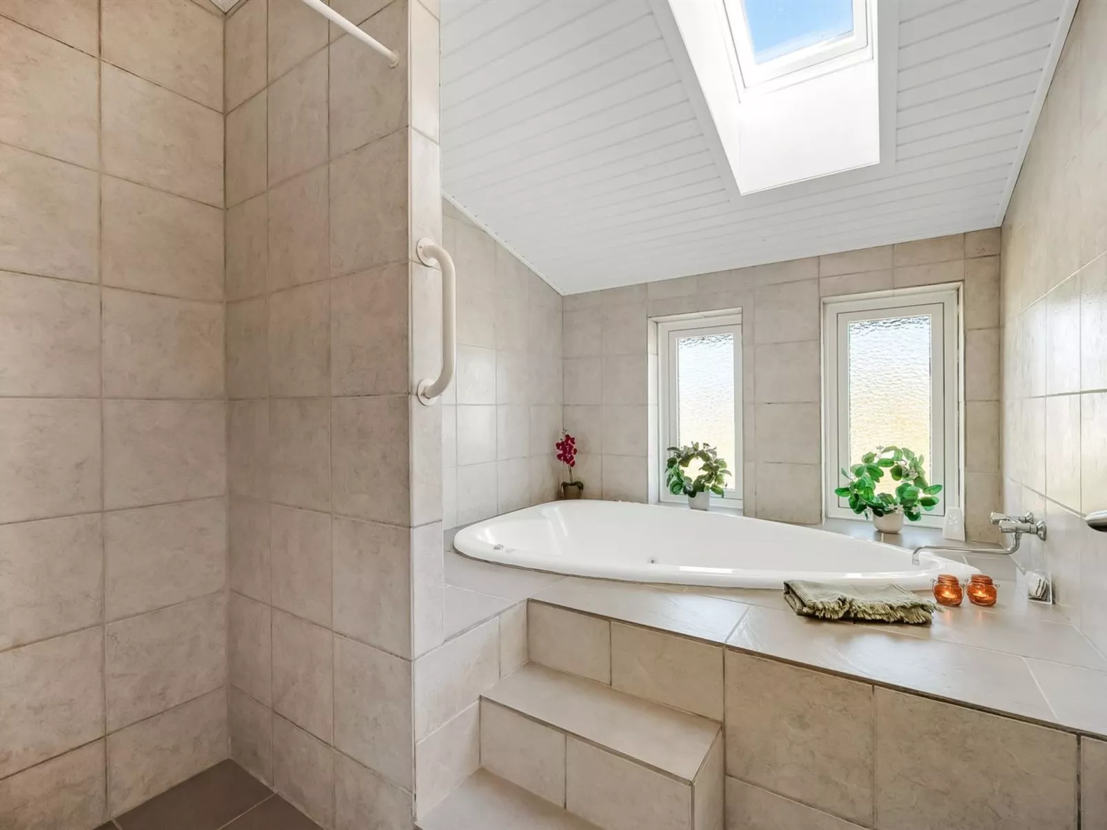 "Fia" -  from the sea-Binnen