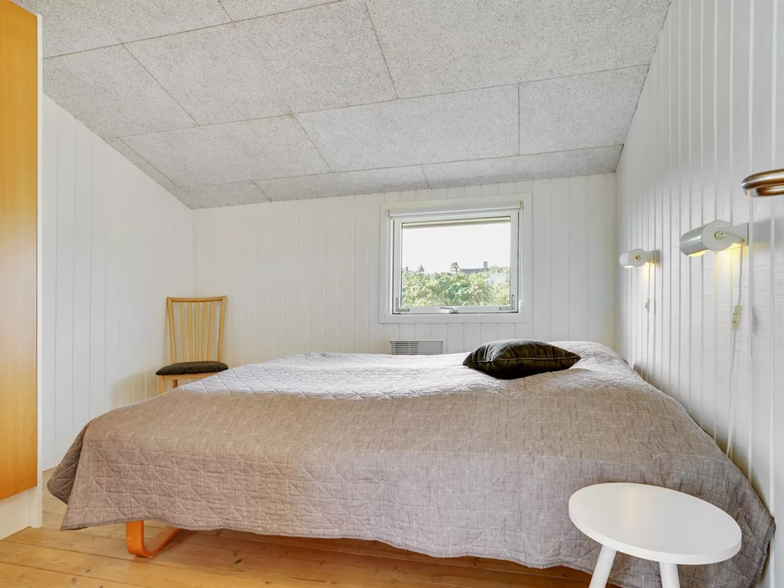 "Apolonia" -  from the sea-Binnen