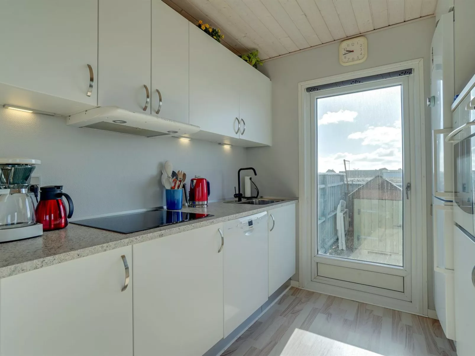 "Soyala" - 400m from the sea-Binnen