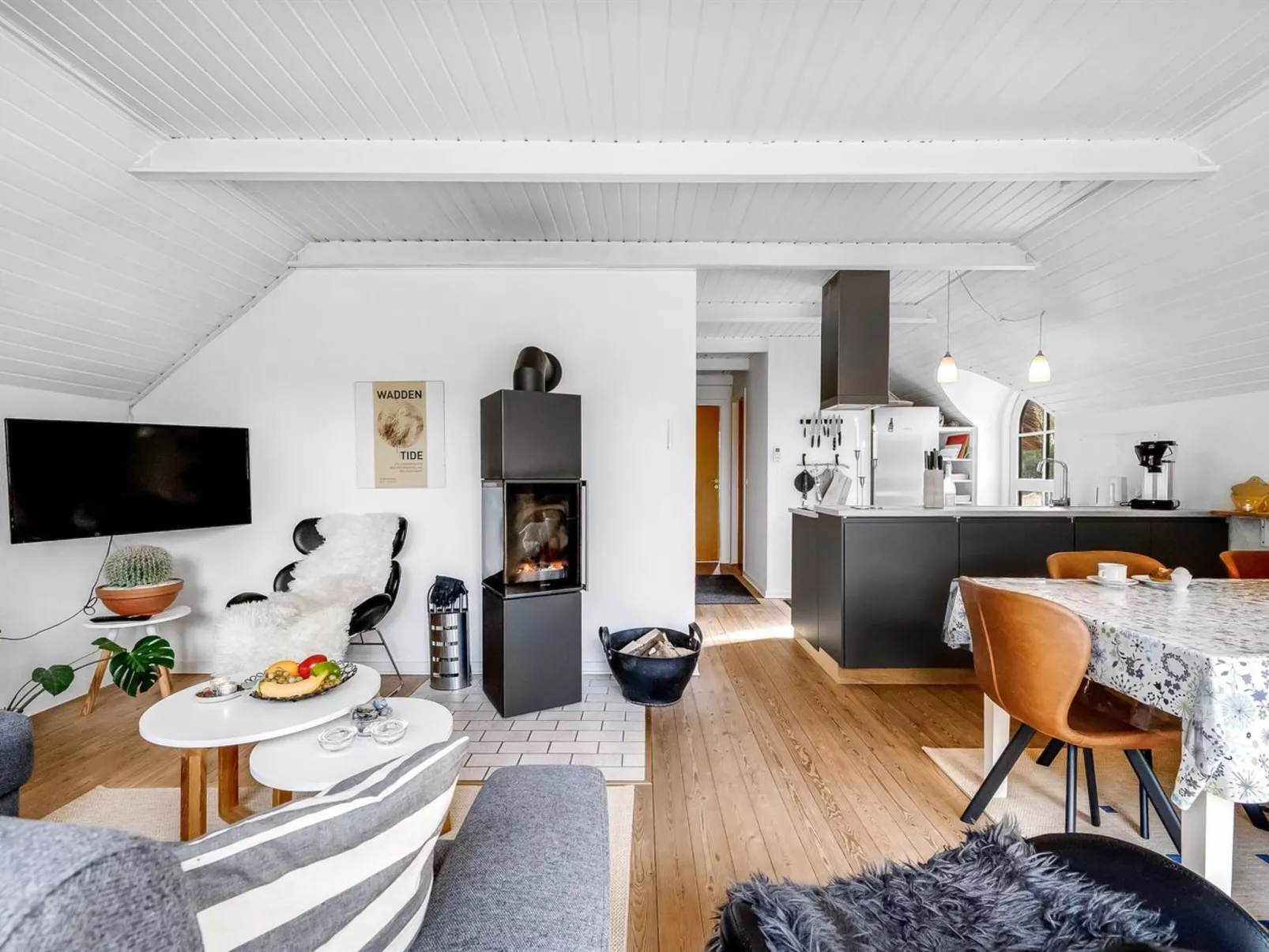 "Annetin" - 850m from the sea-Binnen