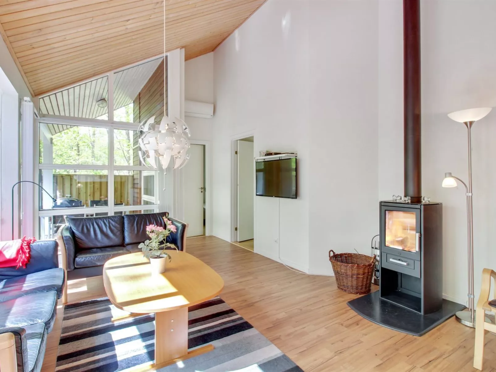 "Verner" - 500m from the sea-Binnen