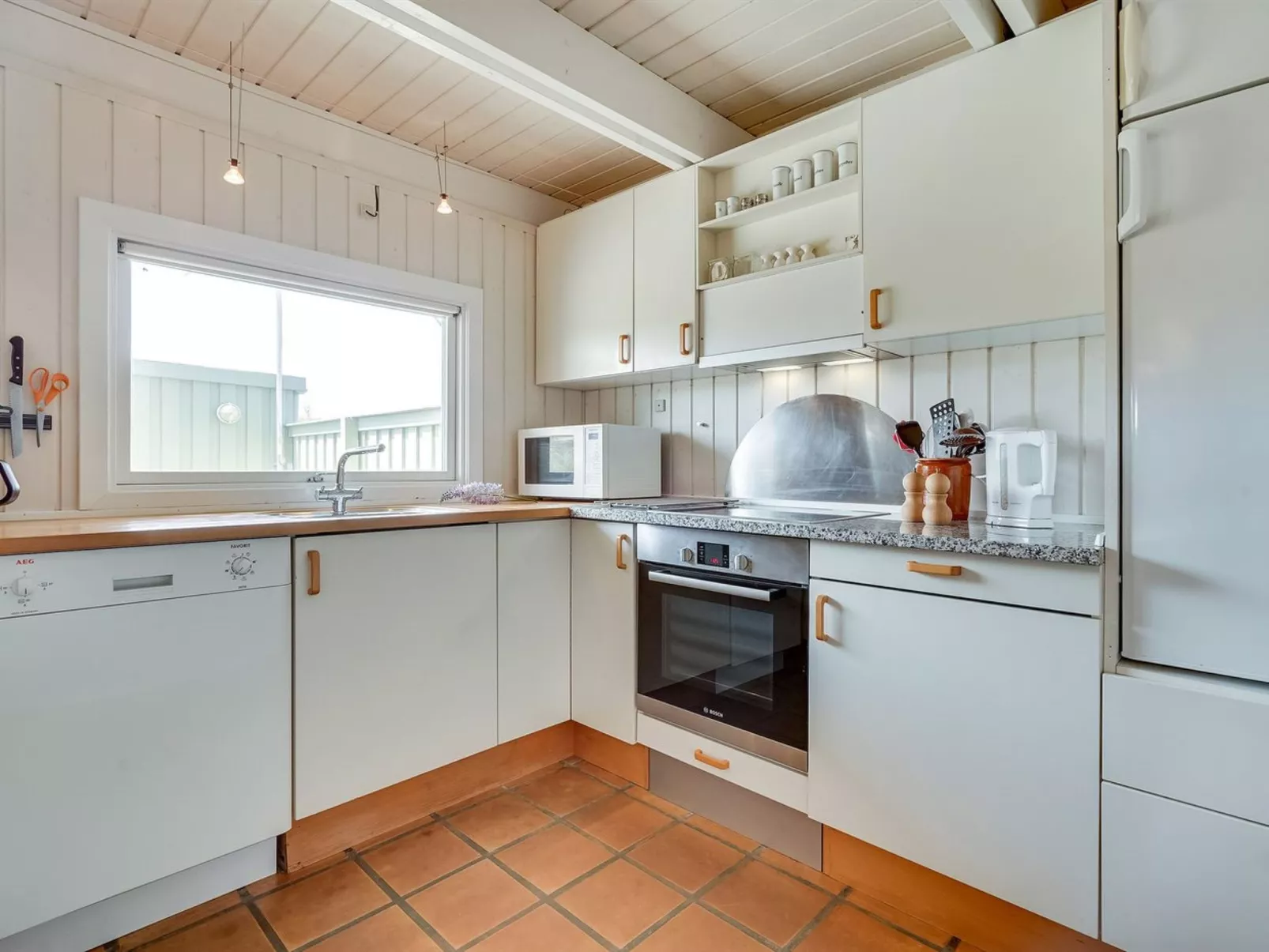 "Inra" - 400m from the sea-Binnen