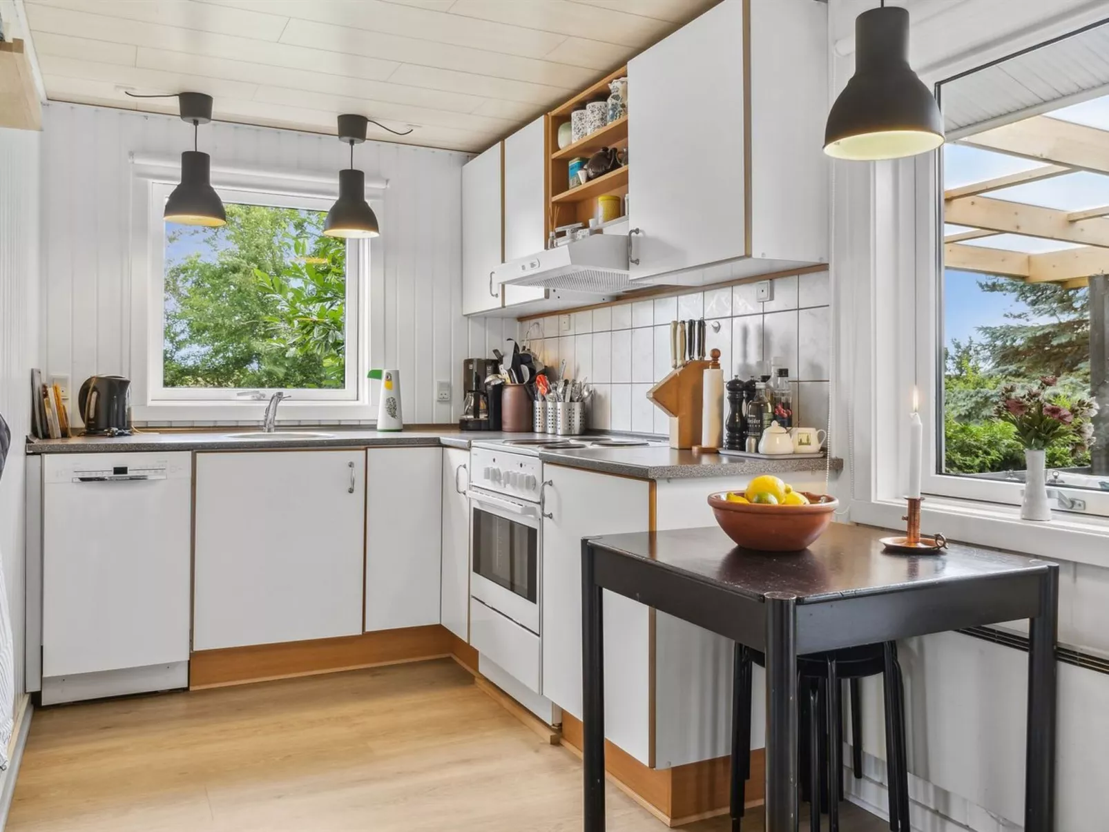 "Margit" - 10m from the sea-Binnen