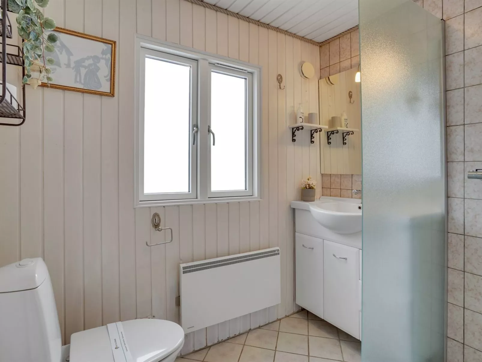 "Winona" - 300m from the sea-Binnen