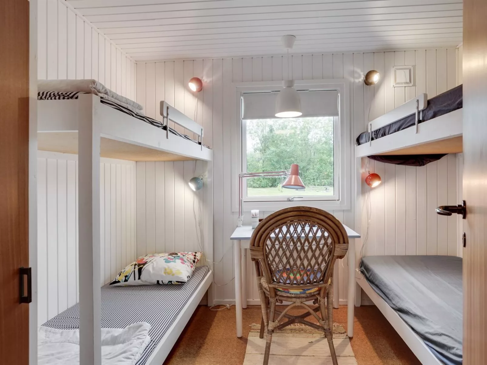 "Elmina" -  from the sea-Binnen