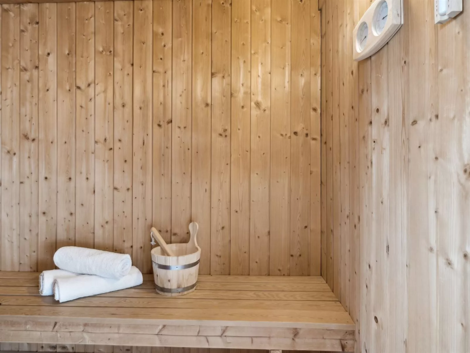 "Rixa" - 525m from the sea-Binnen