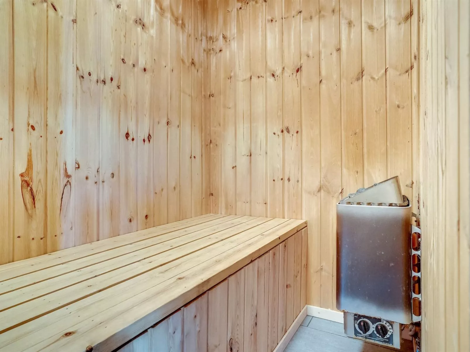 "Jonke" - 800m from the sea-Binnen