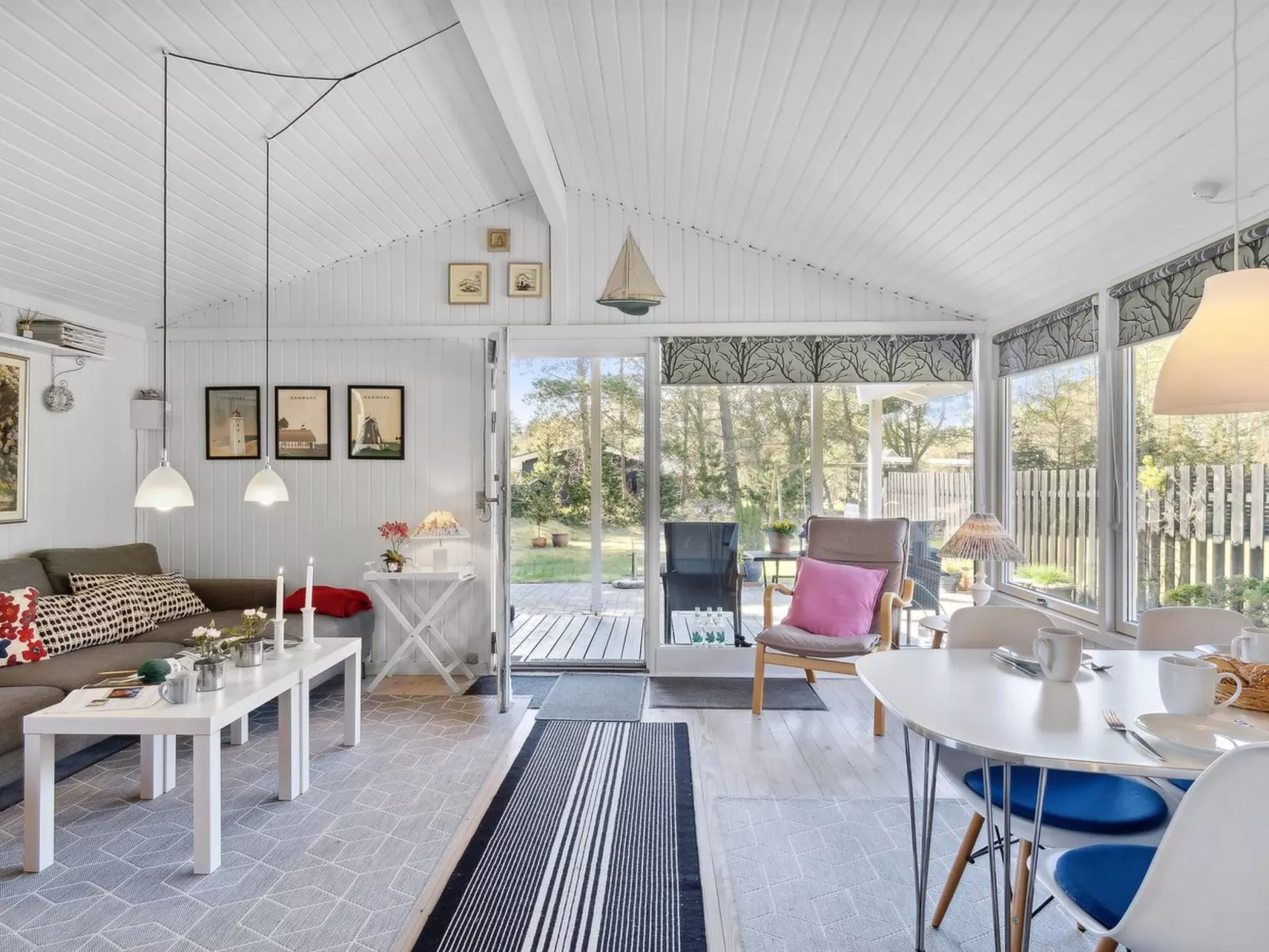 "Hellevi" -  from the sea-Binnen