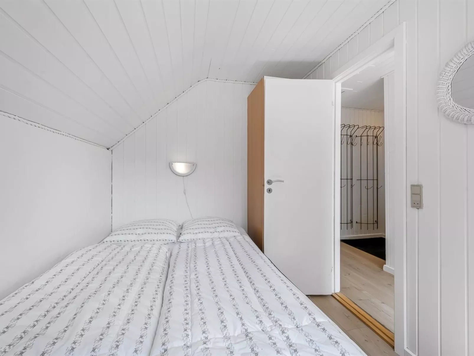 "Lidija" - 850m from the sea-Binnen