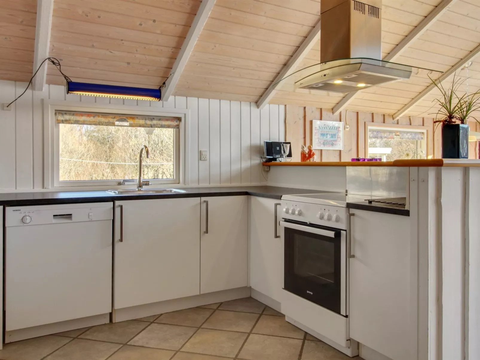 "Uma" - 400m from the sea-Binnen