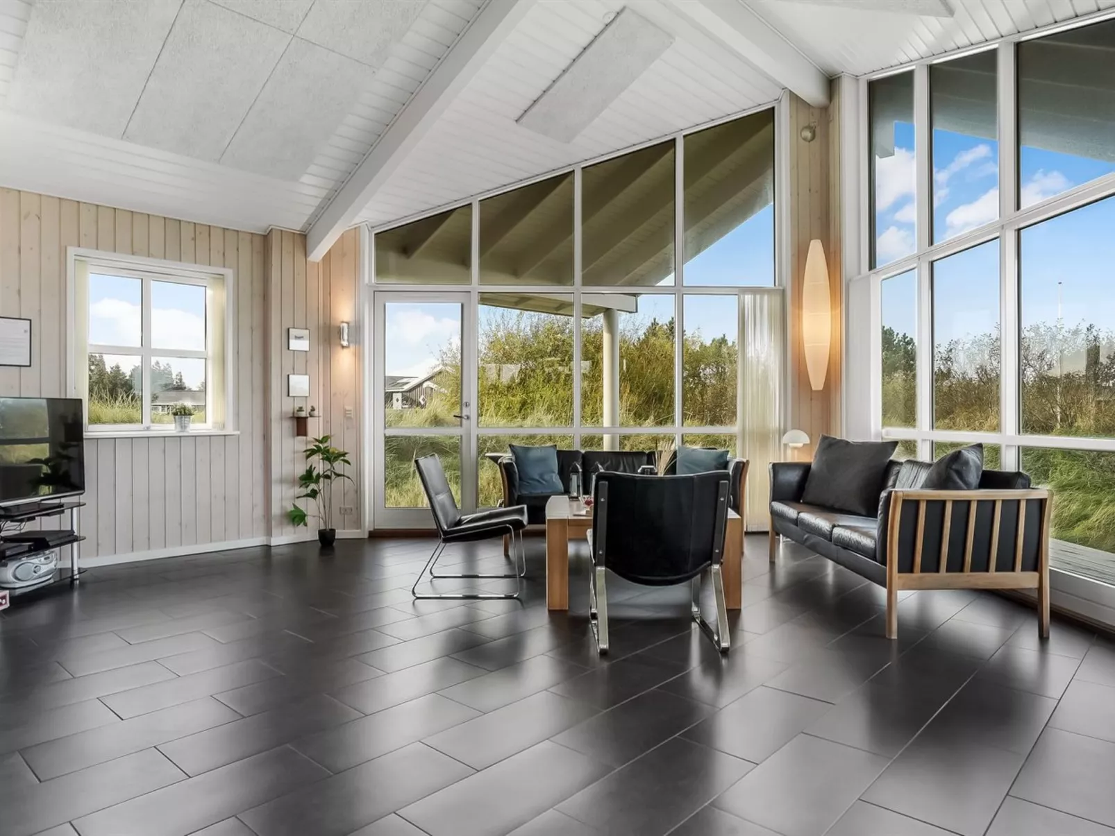 "Eskil" - 656m from the sea-Binnen