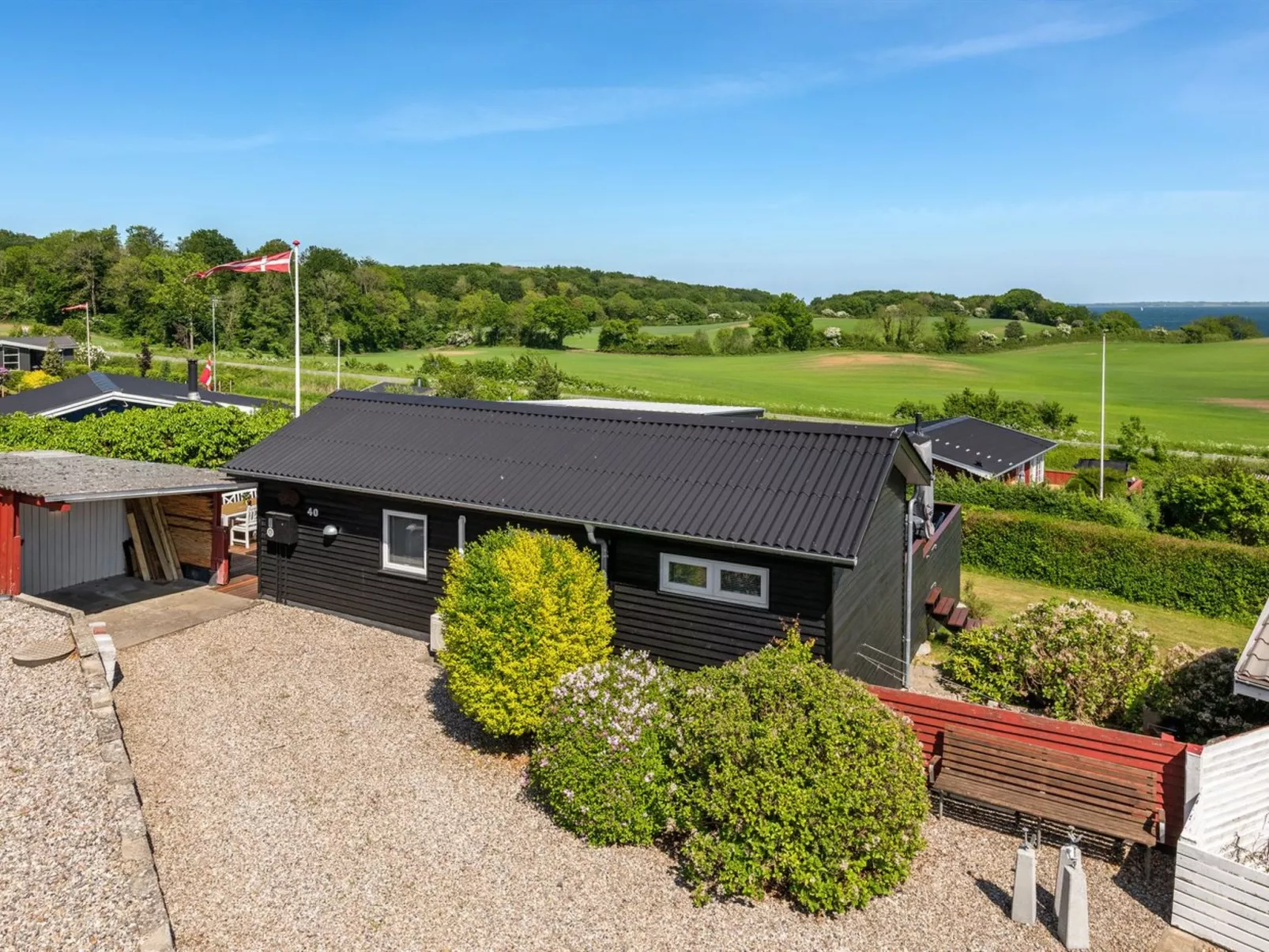 "Axeln" - 300m to the fjord-Buiten