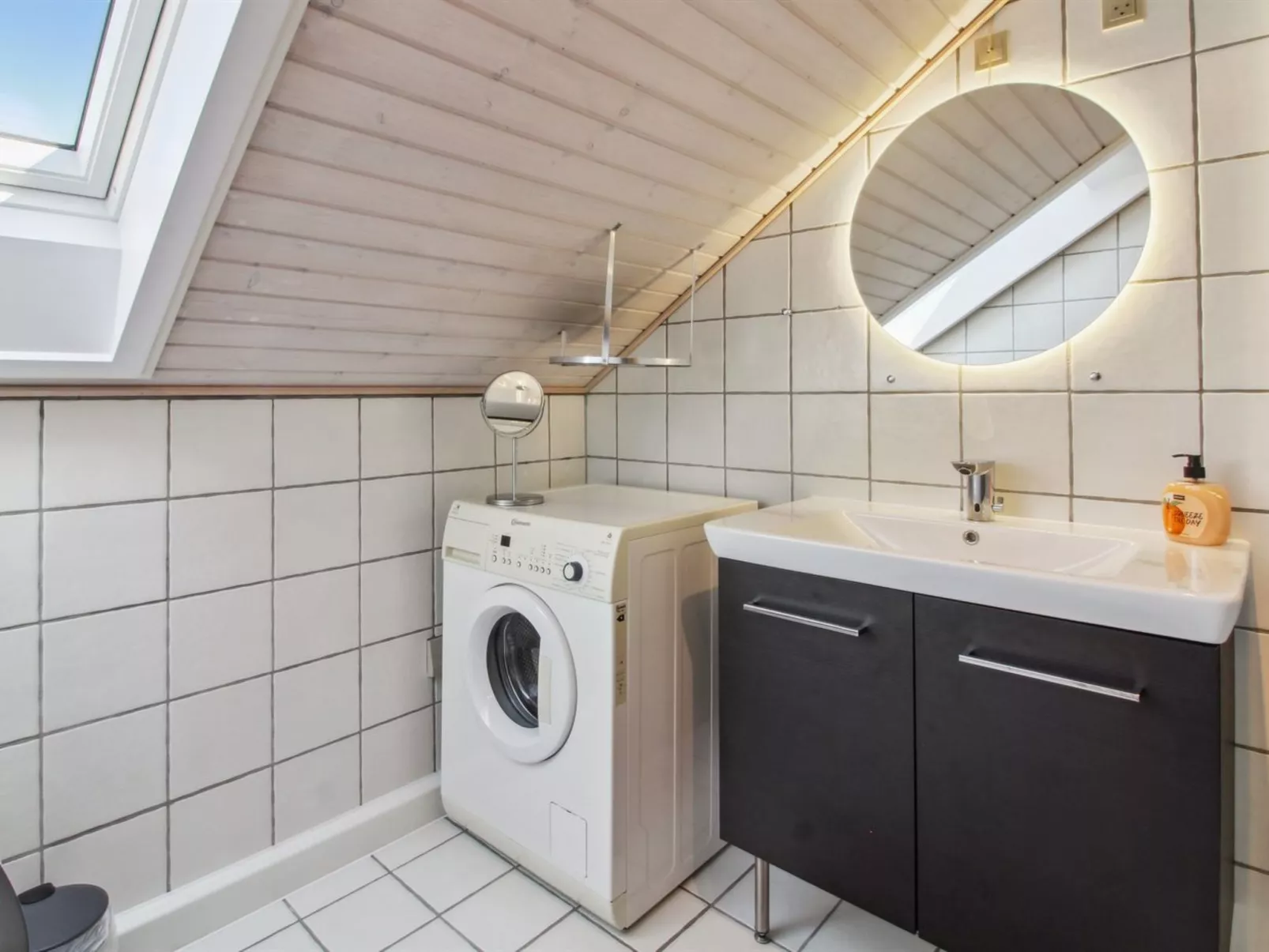 "Faidra" - 2.5km from the sea - Binnen