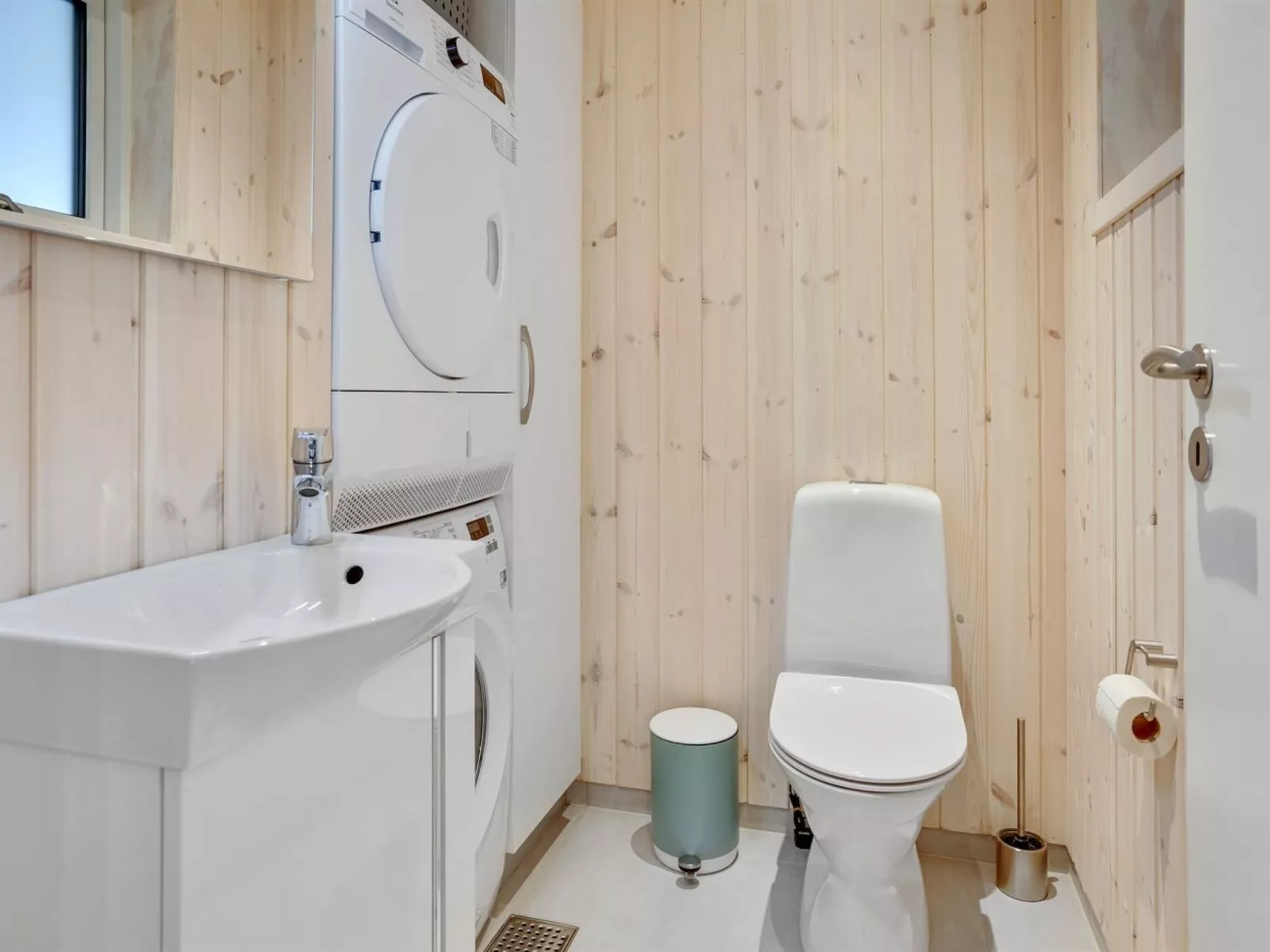 "Jerrit" - 225m from the sea-Binnen