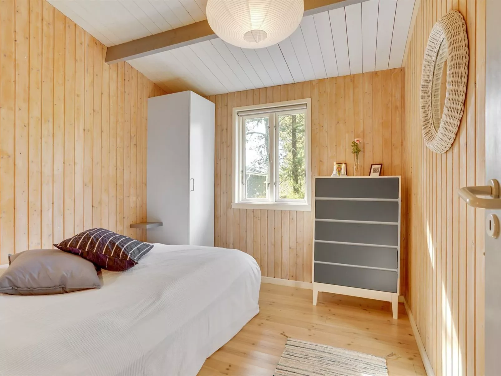 "Pilvi" -  from the sea-Binnen