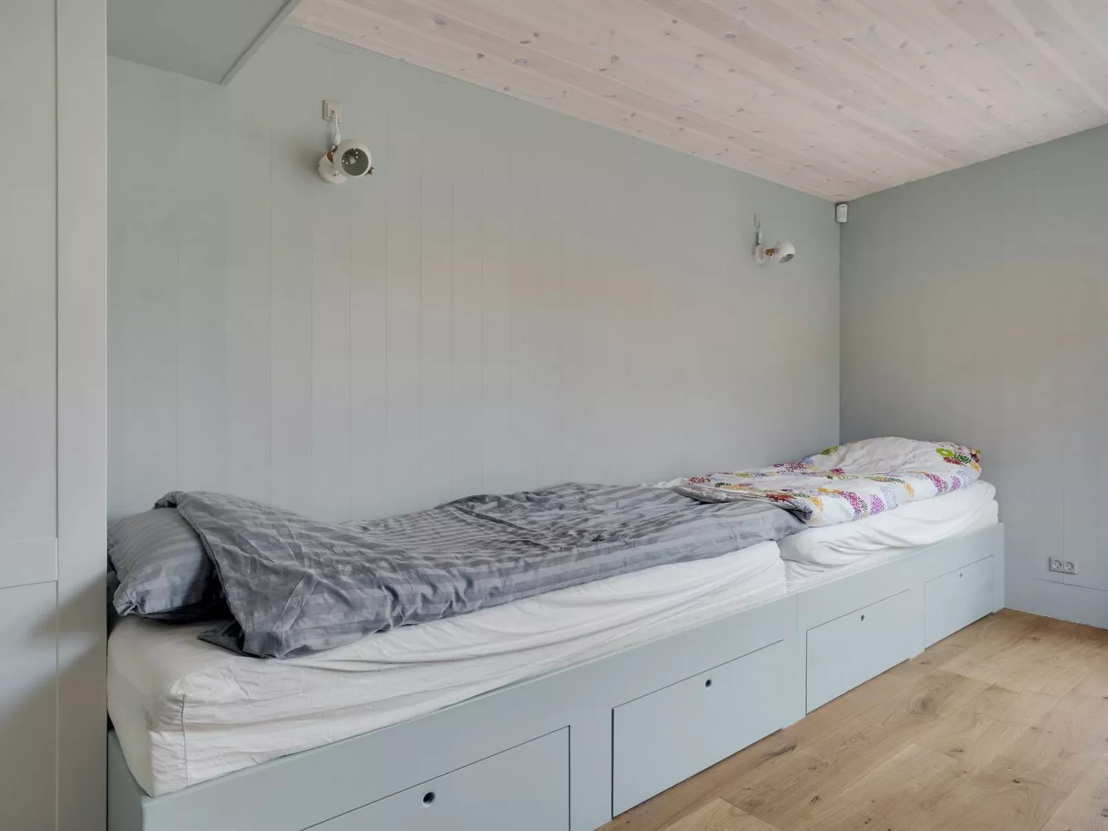 "Vanta" - 10m from the sea-Binnen