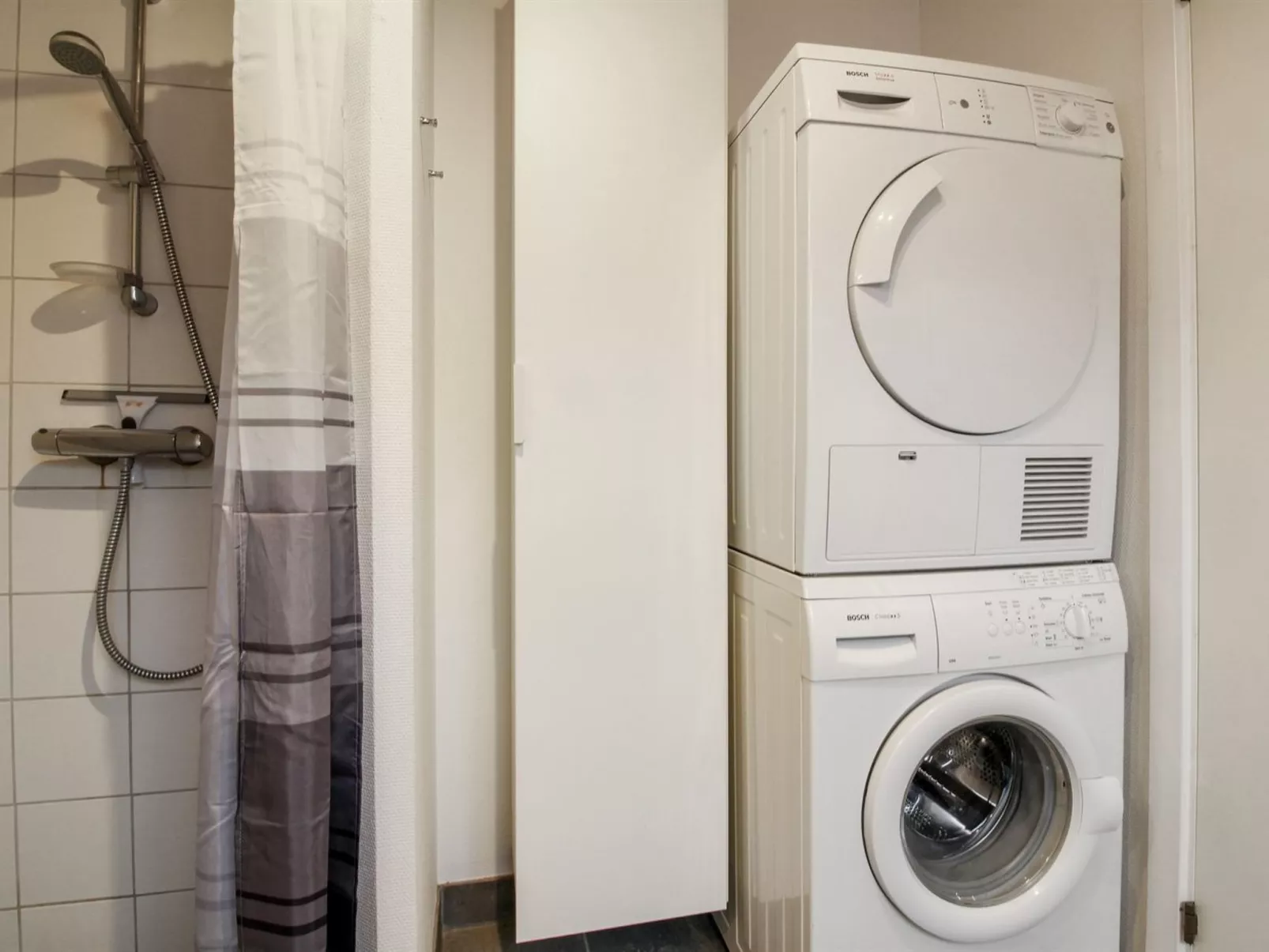 "Hariett" - 900m from the sea-Binnen