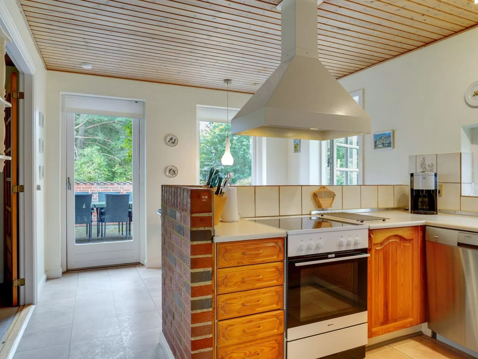 "Maksimilian" - 1.5km from the sea-Binnen