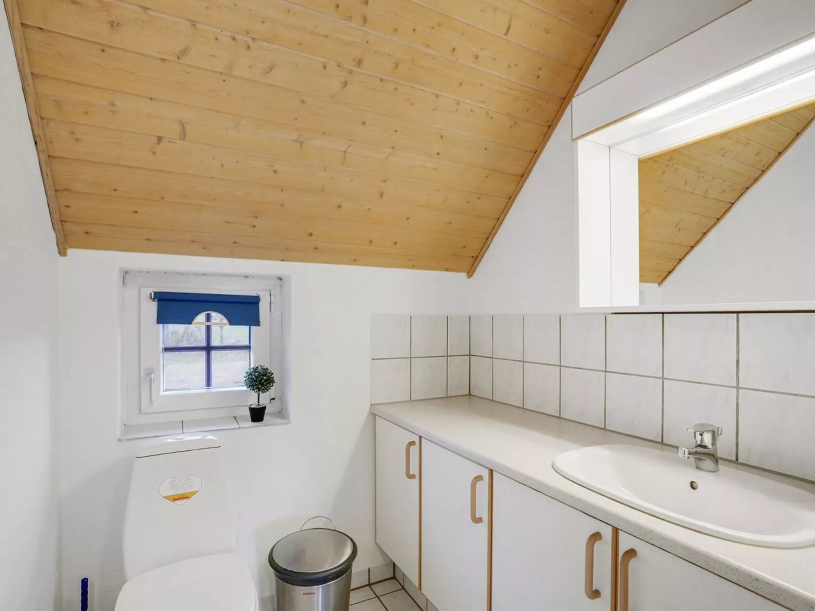 "Jügen" - 900m to the fjord-Binnen