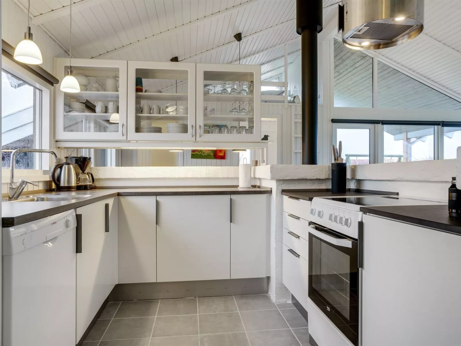 "Hilkka" - 500m from the sea-Binnen